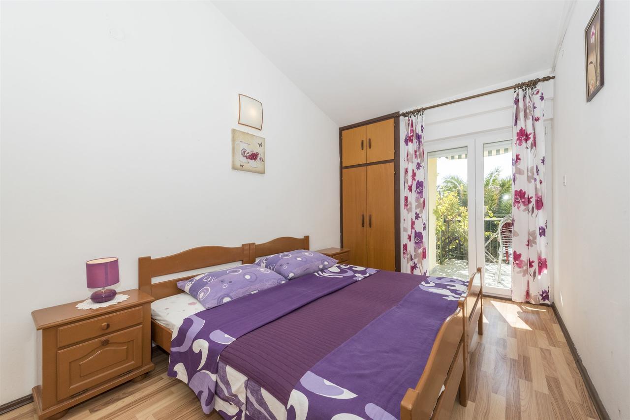 Apartments And Rooms Dragica Starigrad Exterior photo