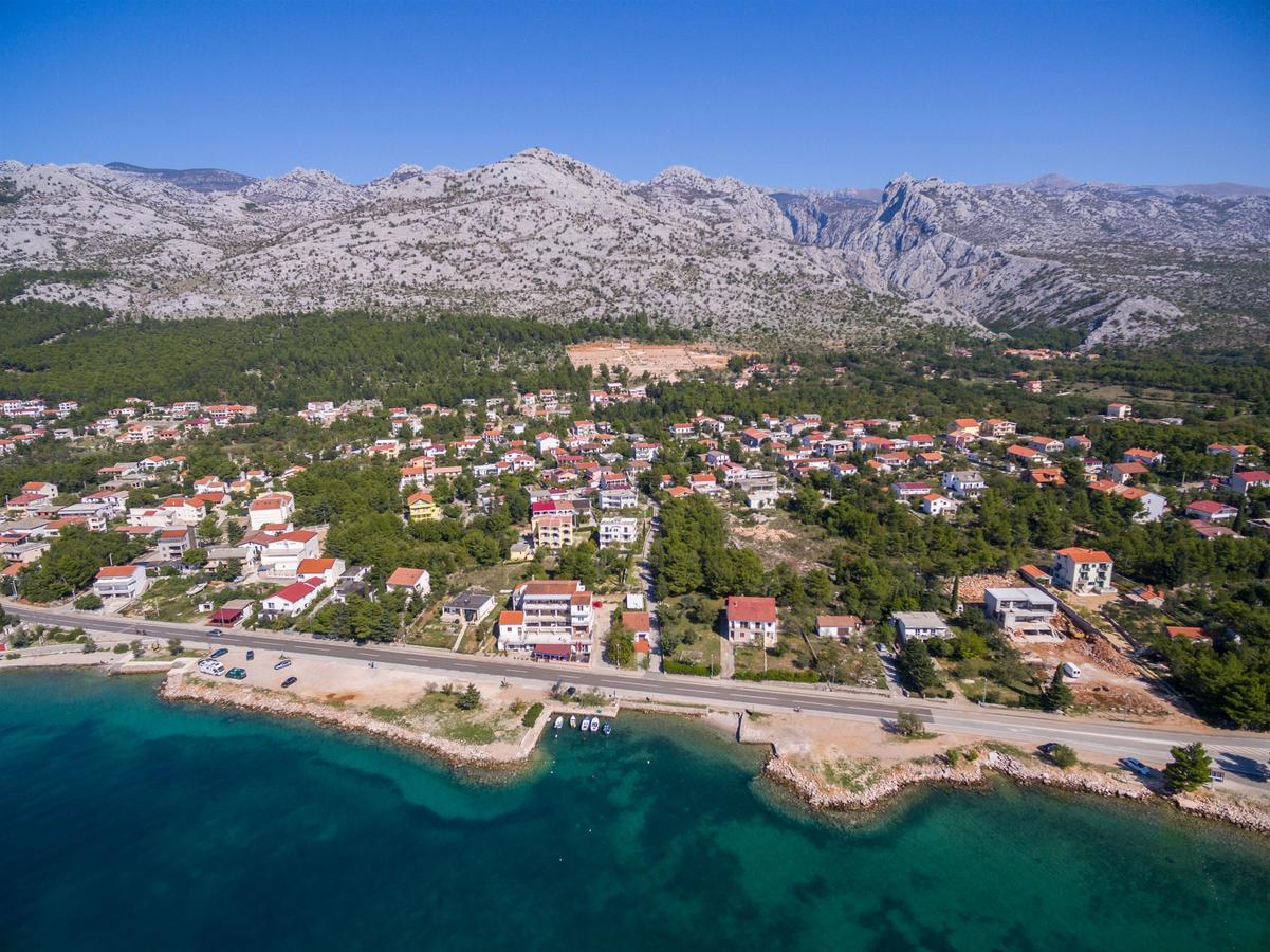 Apartments And Rooms Dragica Starigrad Exterior photo