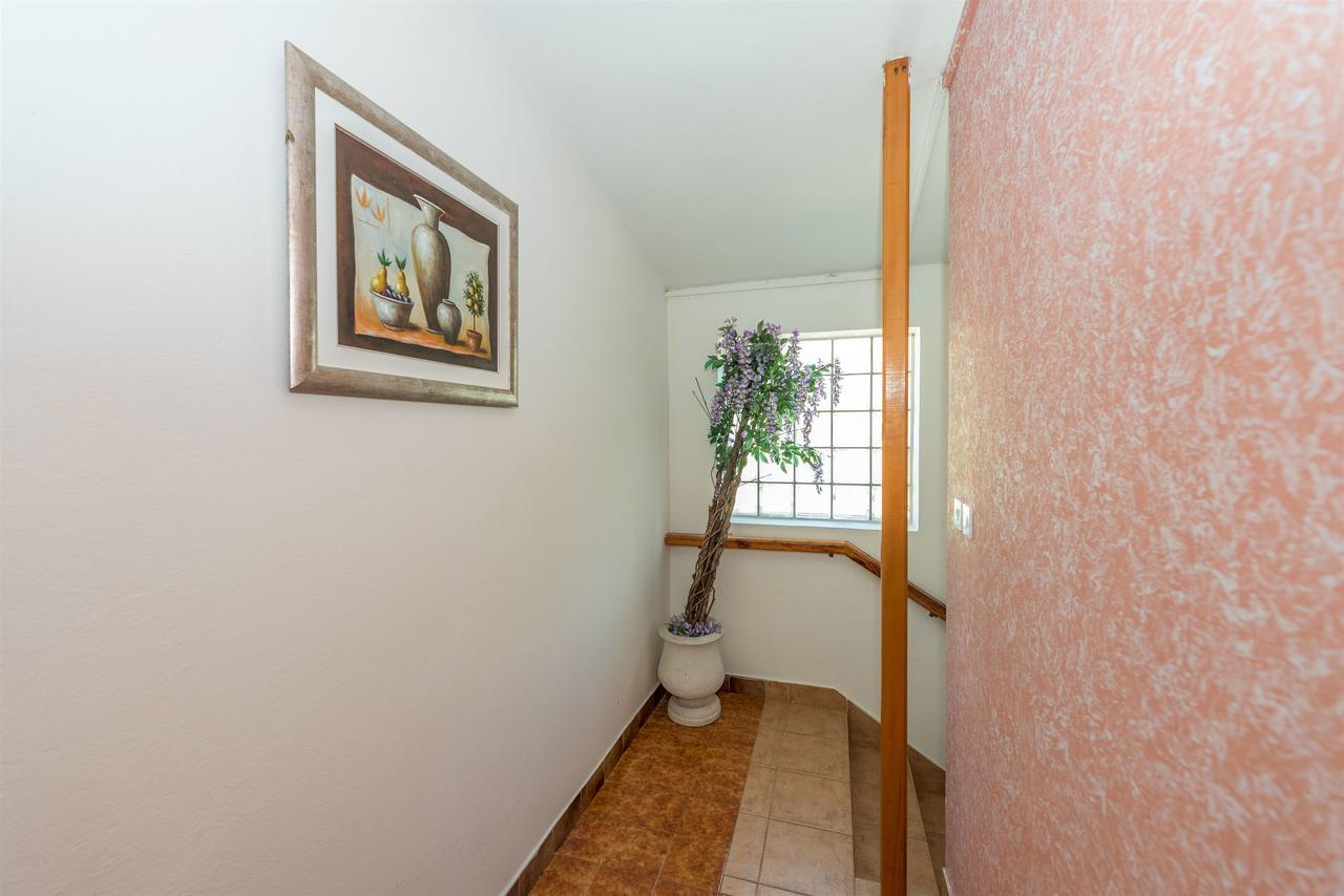 Apartments And Rooms Dragica Starigrad Exterior photo