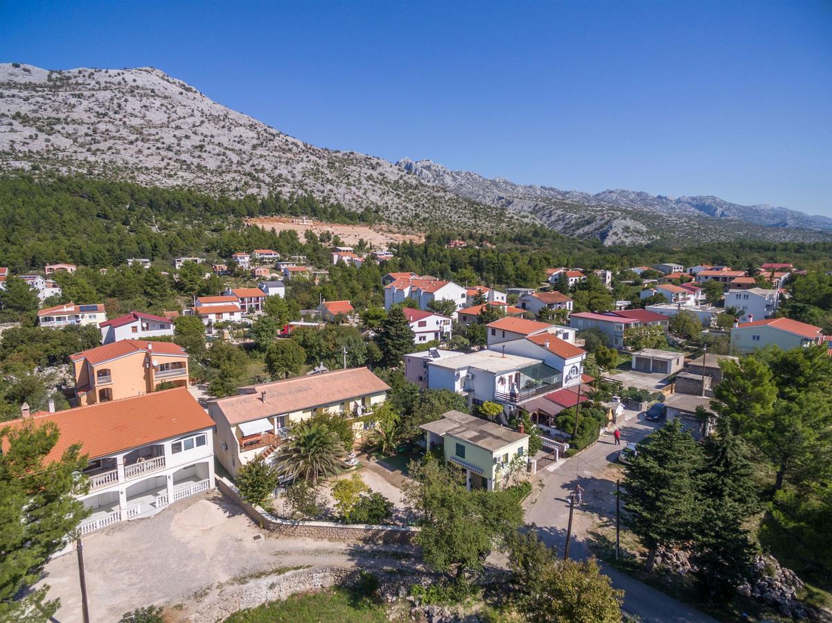 Apartments And Rooms Dragica Starigrad Exterior photo